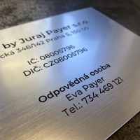metalický plast