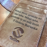 gravírování na peněženku
