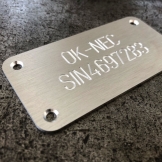 hliníkové štítky OK