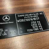 výrobní štítek na automobil mercedez benz