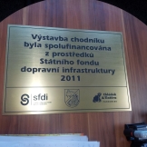 dvouvrstvý plast cedule imitace kovu