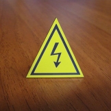 dvouvrstvý plast cedule imitace kovu