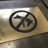 dvouvrstvý plast cedule imitace kovu